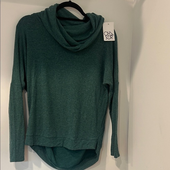 Chaser Women's Medium Green cowl neck open back Sweater pull on top - Picture 5 of 5